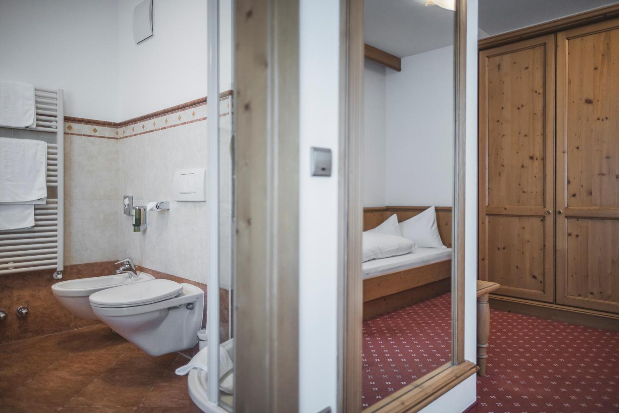 Hotel Alpenblick Sexten Esterno foto