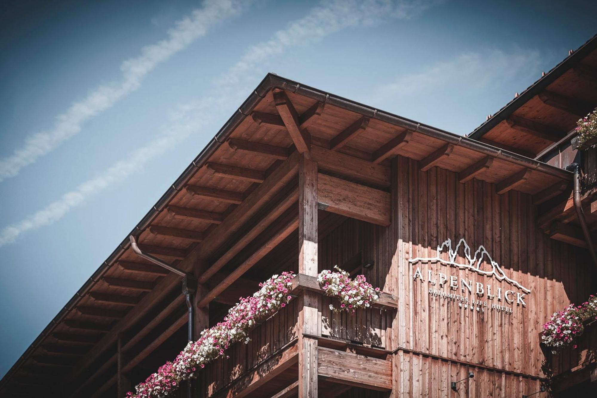 Hotel Alpenblick Sexten Esterno foto